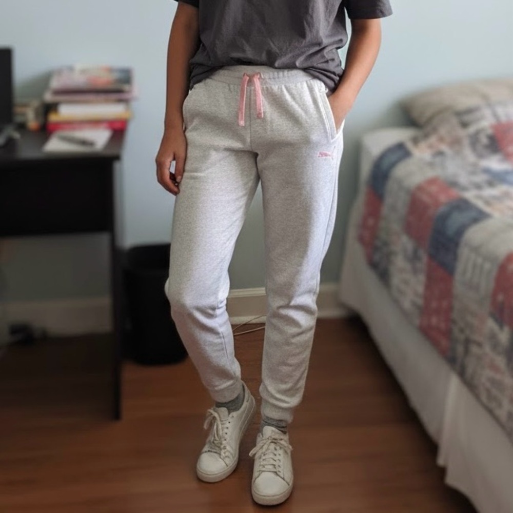 Puma Teen Girls Light Grey Heather Sweatpants Pink Logo Joggers Y2K Athleisure